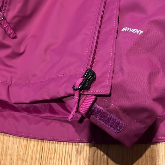 Fuchsia North Face jacket - Picture 6 of 7